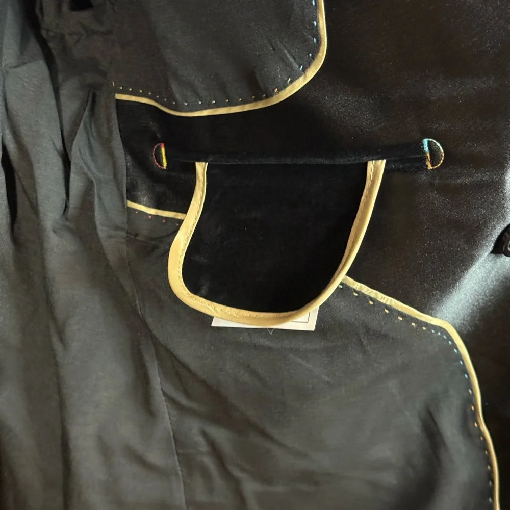 Men's Black Velvet Blazer with Silver Lapels - Picture 6 of 14